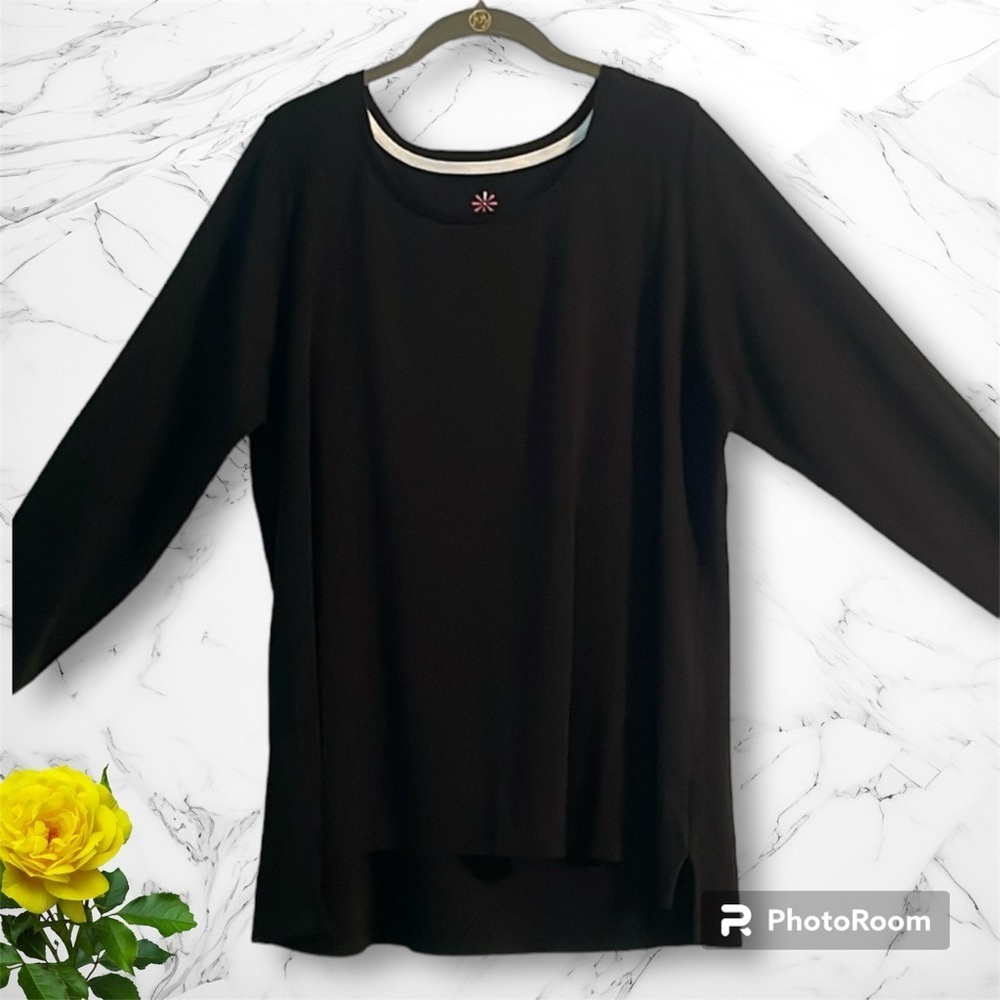 Isaac Mizrahi live essential tee size 2X black long sleeve stretch scoop neck